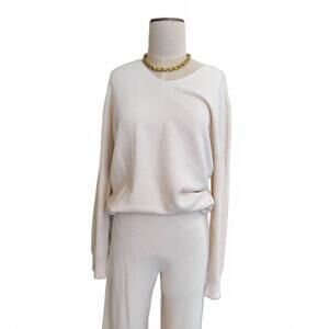 NEW SCANDAL ITALY sofia soft v neck sweater set in rose beige